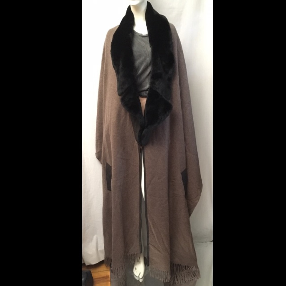 Jean Paul Gaultier Cashmere Wrap With Beaver Collr - Picture 3 of 6